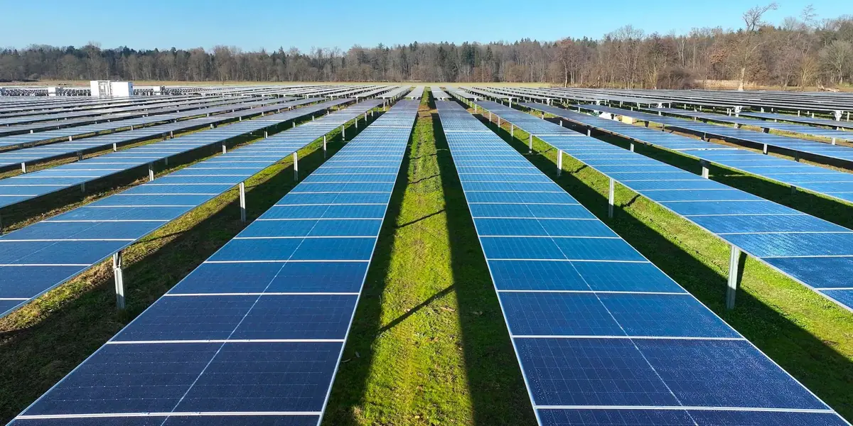 Luftaufnahme der Agri-PV-Freiflächenanlage Dornau in Halbenrain