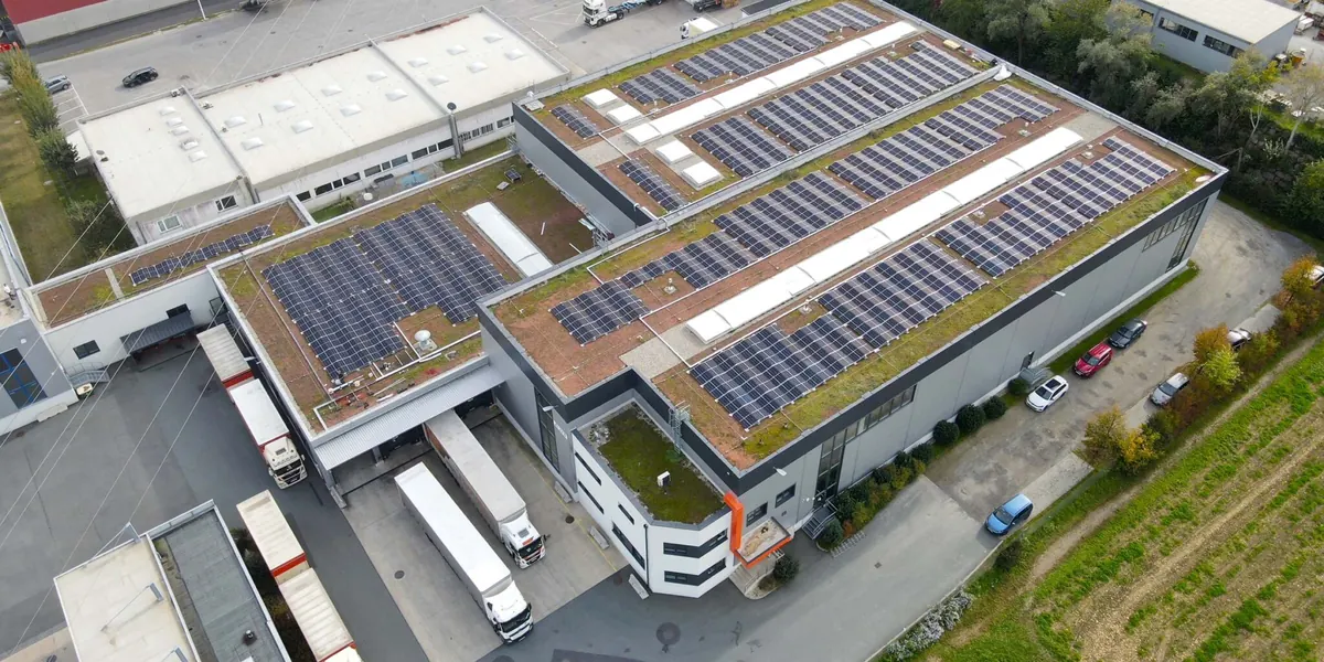 Aufdach-Photovoltaikanlage am Temmel-Standort Messendorfgrund